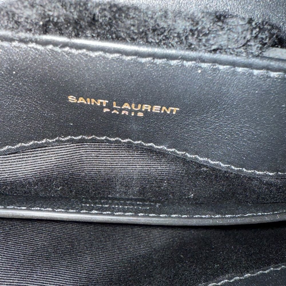 Brand new with dustbag Yves Saint Laurent Black Women's shoulder Bag LouLou - Picture 8 of 9